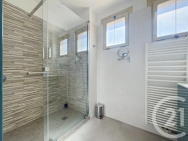 Appartement F4 à vendre  4 pièces - 110 m 2   MARSEILLE  - 13008