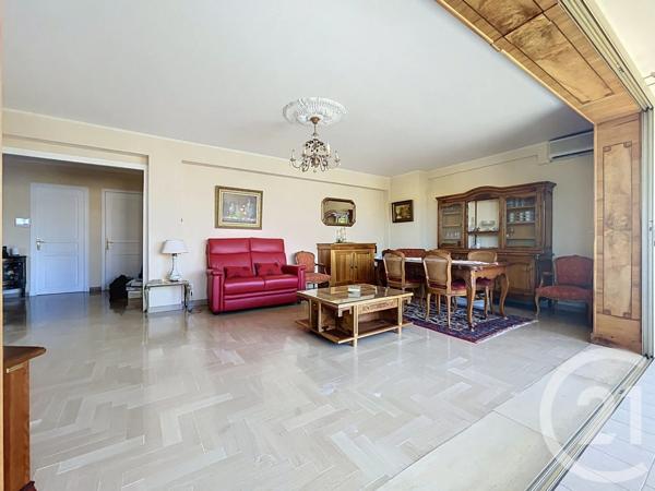 Appartement F4 à vendre  4 pièces - 110 m 2   MARSEILLE  - 13008