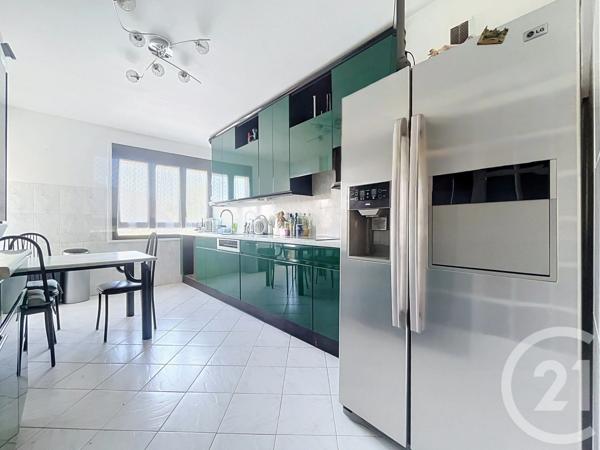 Appartement F4 à vendre  4 pièces - 110 m 2   MARSEILLE  - 13008