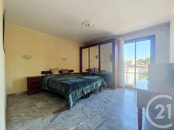 Appartement F4 à vendre  4 pièces - 110 m 2   MARSEILLE  - 13008