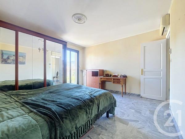 Appartement F4 à vendre  4 pièces - 110 m 2   MARSEILLE  - 13008