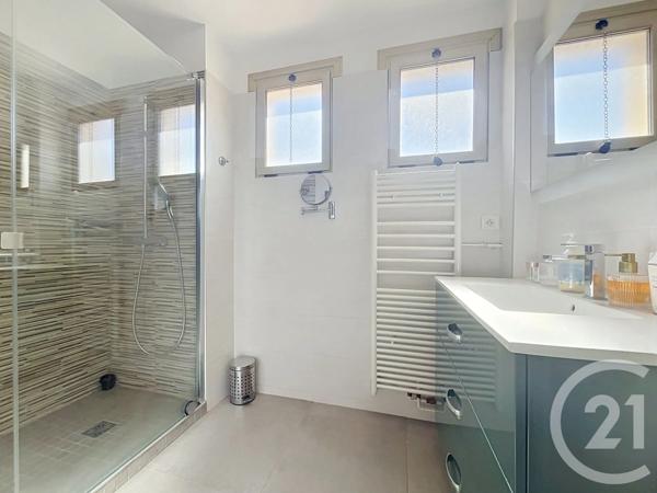 Appartement F4 à vendre  4 pièces - 110 m 2   MARSEILLE  - 13008