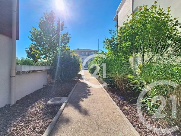 Appartement T2 à vendre  2 pièces - 45,55 m 2   ST MARTIN DE CRAU  - 13