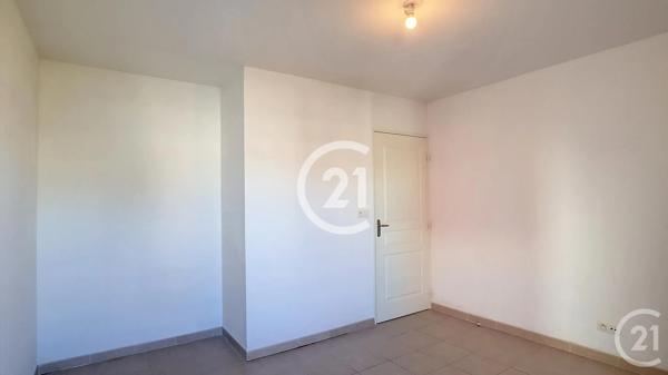 Appartement T2 à vendre  2 pièces - 45,55 m 2   ST MARTIN DE CRAU  - 13