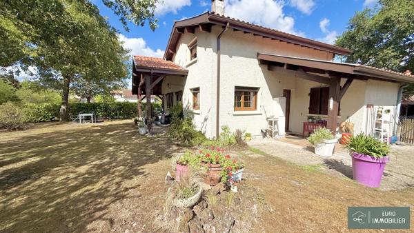 TRENSACQ - MAISON DES ANNÉES 70 - 120M2 - 4 CHAMBRES 1100M2 TERRAIN - GARAGES - LANDES (40) - NOUVELLE AQUITAINE