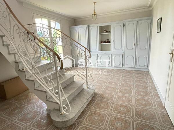 Grande maison familiale, 6 chambres, jardin, garage.