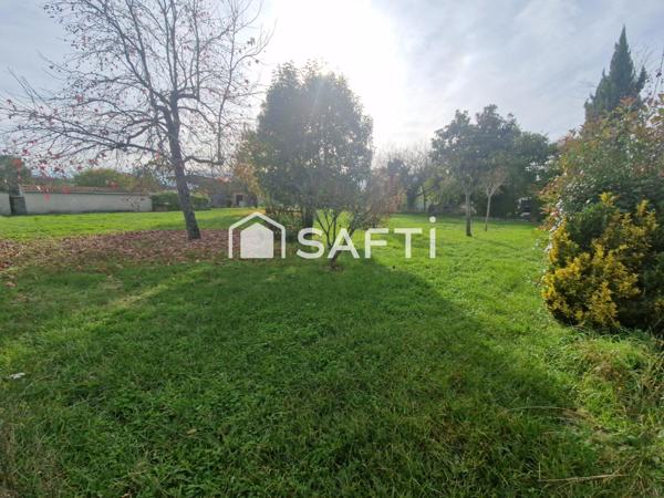 Terrain clos et plat 1286 m², compteur eau mais pas électrique