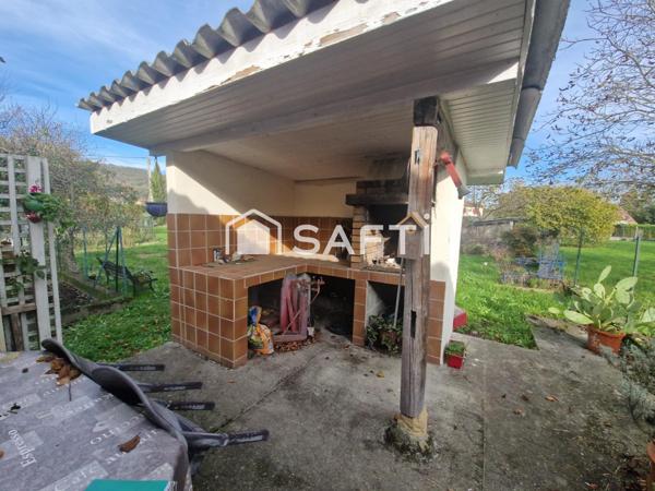 Terrain clos et plat 1286 m², compteur eau mais pas électrique