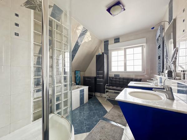 Maison Jouy Le Moutier 6 pièces 130m²