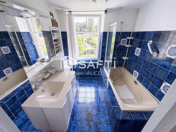 Belle maison de ville en pierre – 6 pièces avec jardin clos et arboré de 858 m².
