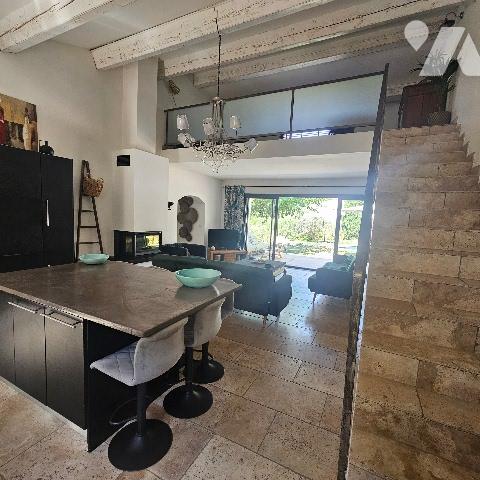Éveillez vos sens dans cette splendide villa, petit coin de paradis typiquement provençal !