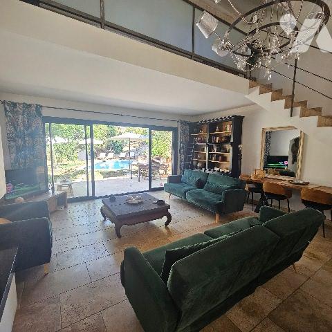 Éveillez vos sens dans cette splendide villa, petit coin de paradis typiquement provençal !