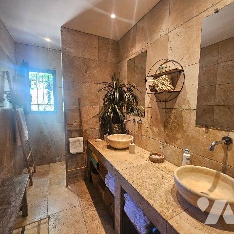 Éveillez vos sens dans cette splendide villa, petit coin de paradis typiquement provençal !