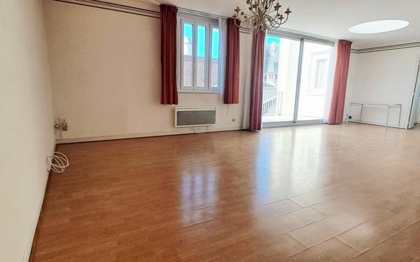 Appartement à louer    4 pièces • 99 m2 Saint-Quentin