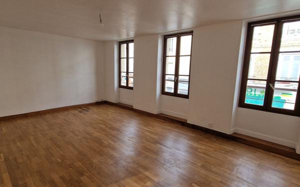 Appartement à louer    3 pièces • 83 m2 Triel-sur-Seine