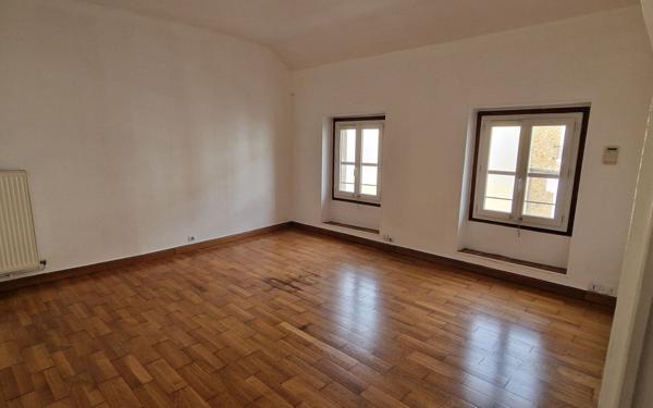 Appartement à louer    3 pièces • 83 m2 Triel-sur-Seine