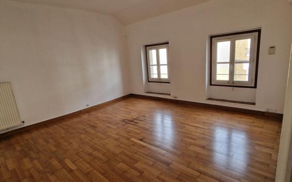 Appartement à louer    3 pièces • 83 m2 Triel-sur-Seine