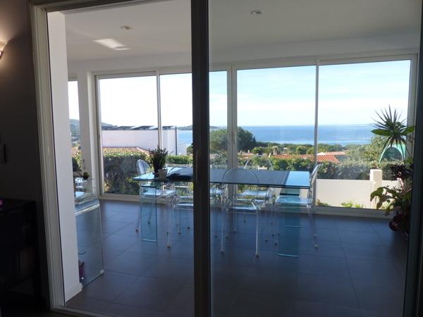 Charmante villa de 137 m² de plain pied Agosta Plage belle vue mer. Albitreccia (20128)