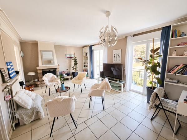 Maison
         9 pièces
        - 155 m² Exclusivité 390 000 € *