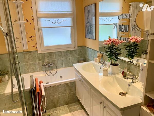 Pavillon très confortable et proche de toutes les commodités.