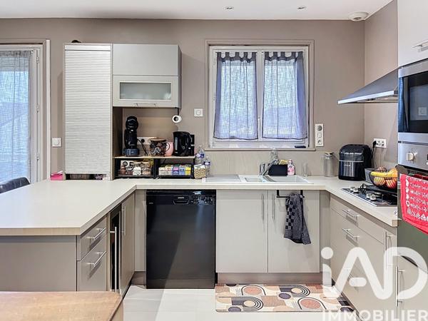 Maison à vendre 5 pièces 108 m² Dangé-Saint-Romain