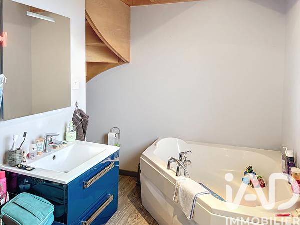 Maison à vendre 5 pièces 108 m² Dangé-Saint-Romain