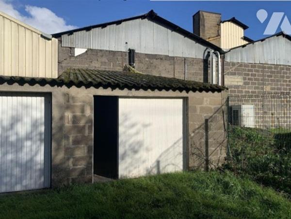 Garage fermé à vendre Sablé-sur-Sarthe dans la Sarthe (72), proche de la gare.