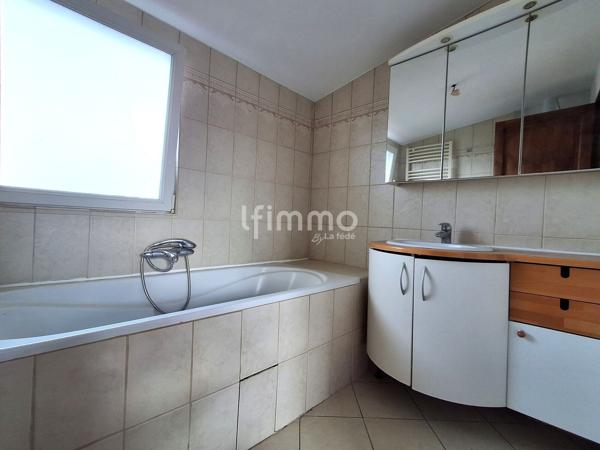 Duplex 119m² Carrez-142m² au sol dernier étage cave garage