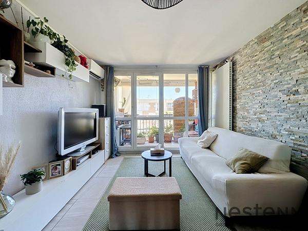 Appartement rénové T4 dernier étage avec loggia balcon et cave Gardanne