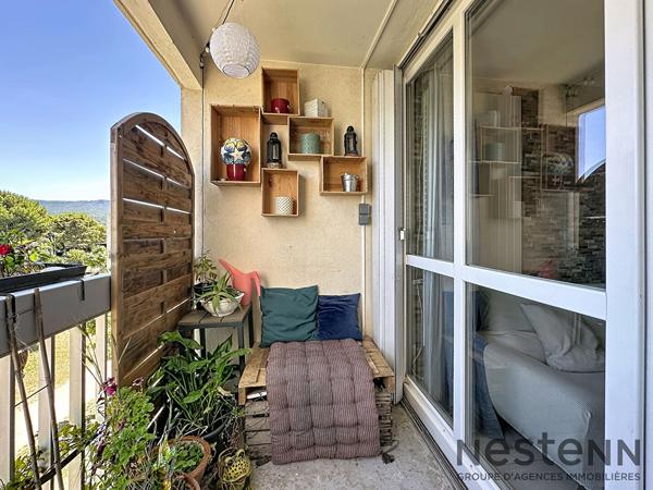 Appartement rénové T4 dernier étage avec loggia balcon et cave Gardanne