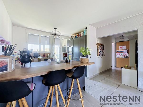 Appartement rénové T4 dernier étage avec loggia balcon et cave Gardanne