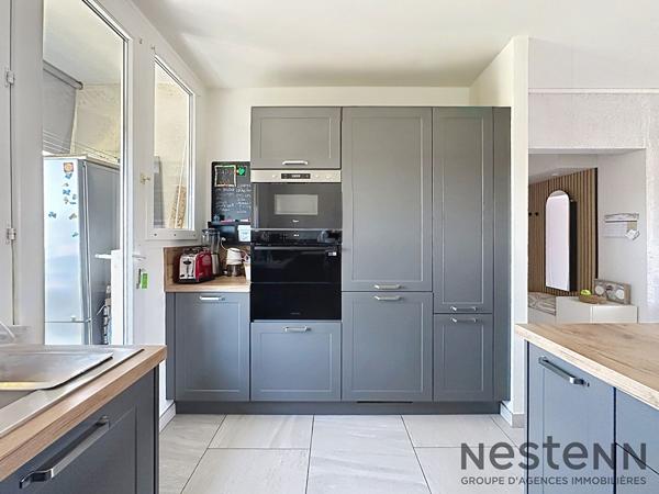 Appartement rénové T4 dernier étage avec loggia balcon et cave Gardanne