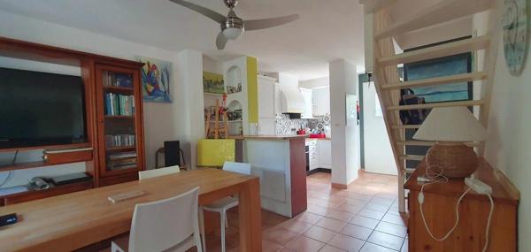 Petite villa R+1 dans une résidence sécurisée avec piscine