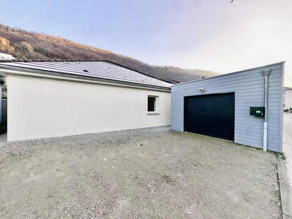 Maison BBC T5 de plain-pied 102 m²- Terrasse et garage - BEURE