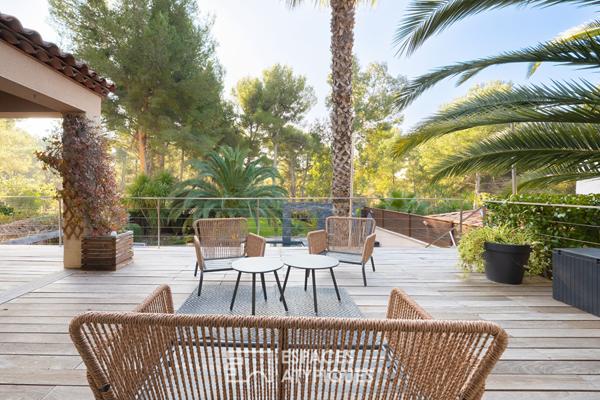 Villa contemporaine au cœur d’un écrin de verdure et de sérénité