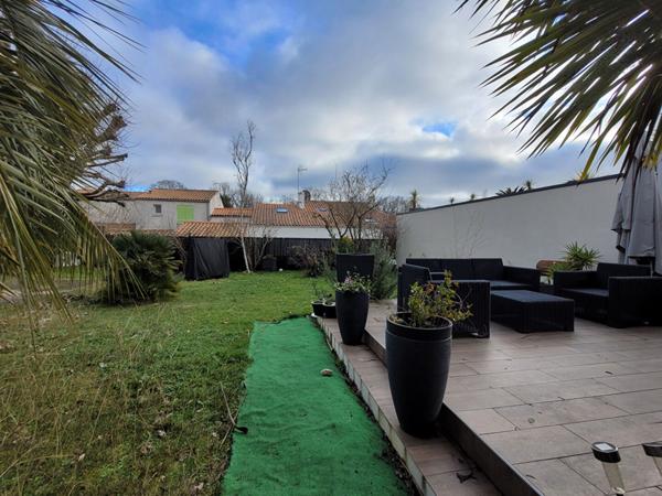 Proche La Rochelle - Maison familiale avec jardin, piscine et véranda