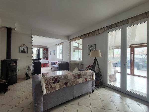 Proche La Rochelle - Maison familiale avec jardin, piscine et véranda