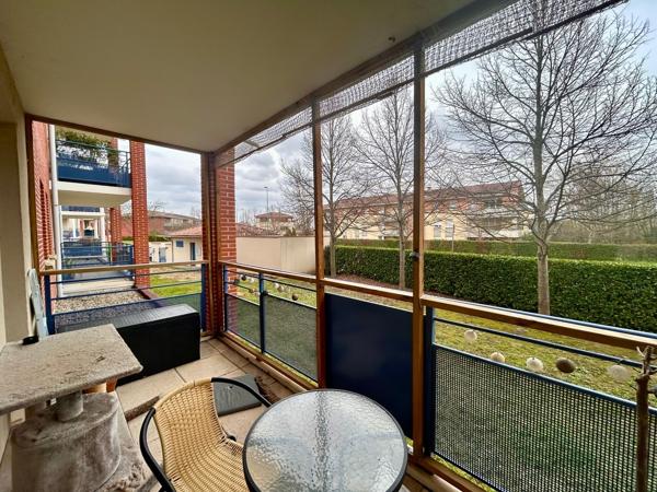 Appartement t2 terrasse et parking