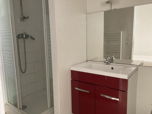 LAGNIEU - STUDIO MEUBLE de 35 m² au 1er étage Lagnieu (01150)