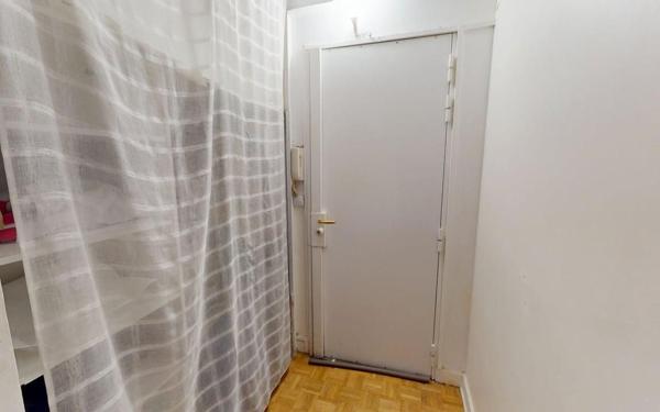 Appartement à vendre    1 pièce • 30,67 m2 Asnières-sur-Seine