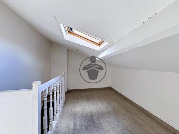Location                                                      Maison
                        
                     2 pièces                      38 m2                     à Saint-Quentin