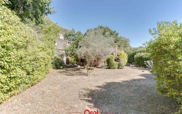 Maison à vendre    6 pièces •  Aubagne