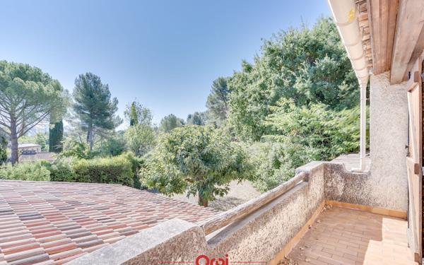 Maison à vendre    6 pièces •  Aubagne