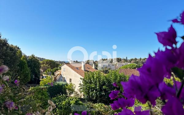 Maison à vendre    8 pièces •  Cavalaire-sur-Mer