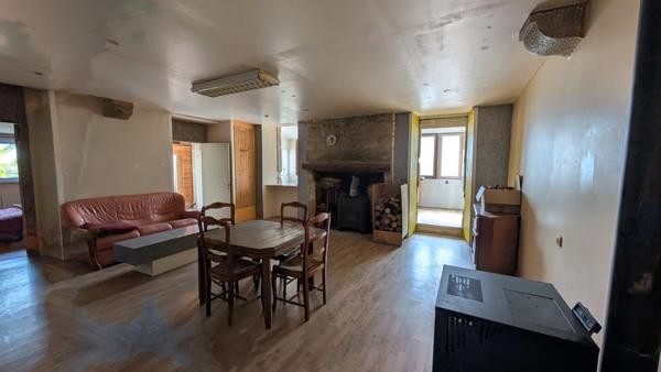 Maison à vendre 4 pièces PACY SUR ARMANCON (89)