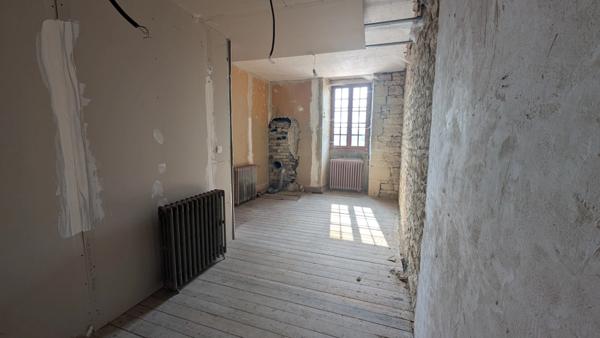 Maison à vendre 4 pièces PACY SUR ARMANCON (89)