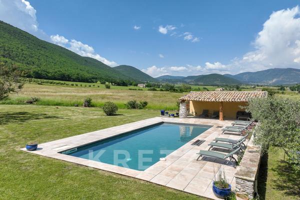 BANON- Propriété au cœur de la Provence – Vue dégagée et environnement préservé