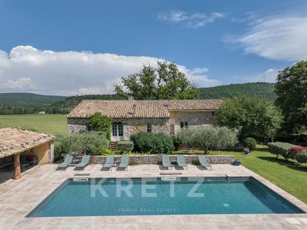 BANON- Propriété au cœur de la Provence – Vue dégagée et environnement préservé