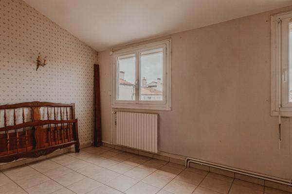 Maison
         7 pièces
        - 98 m² 299 000 € *