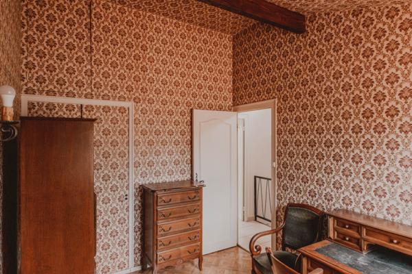 Maison
         7 pièces
        - 98 m² 299 000 € *